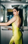 Natasha Singh photo